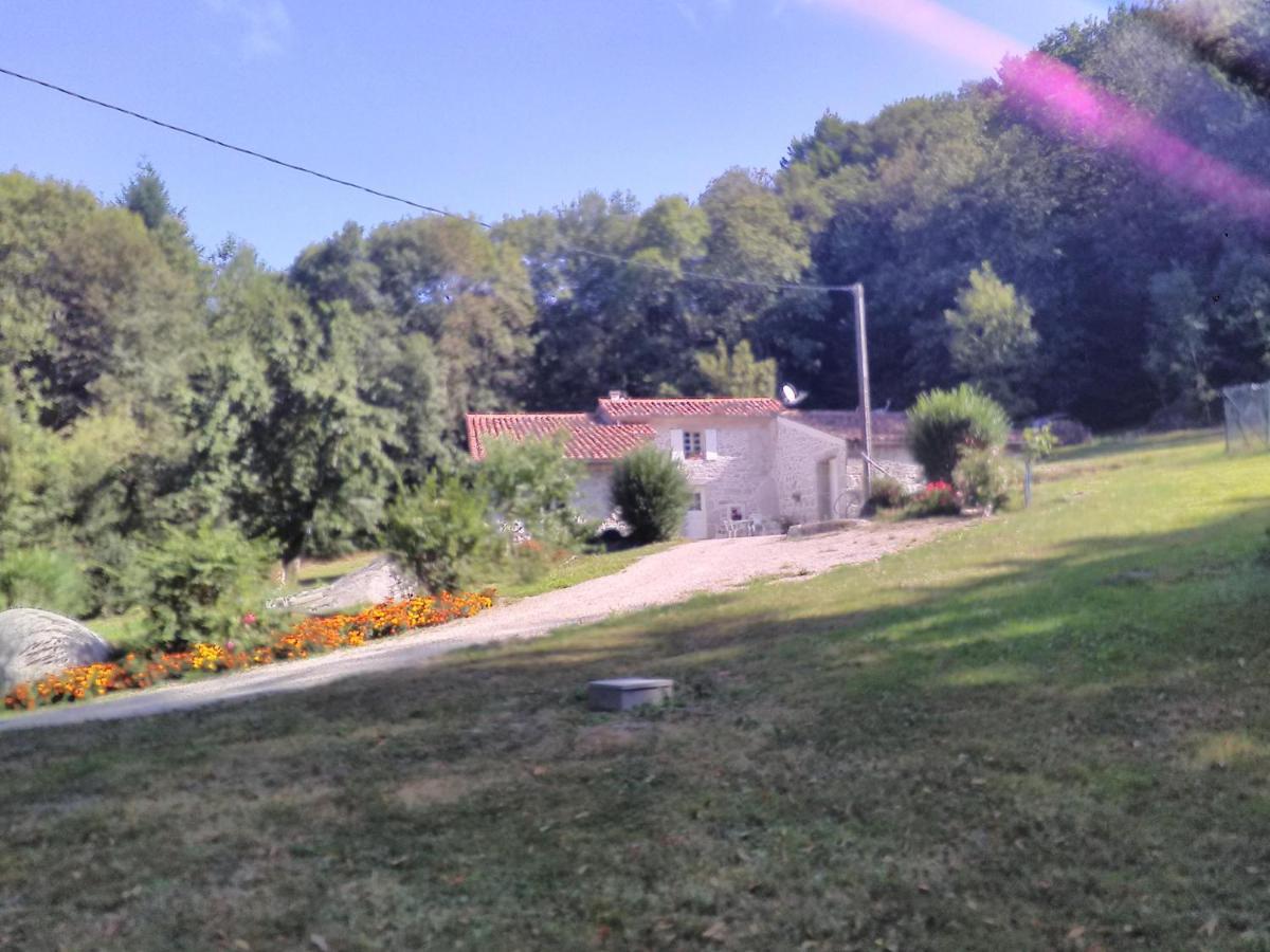 Gite Le Coumis 1370 Saint-Salvy-de-la-Balme Buitenkant foto